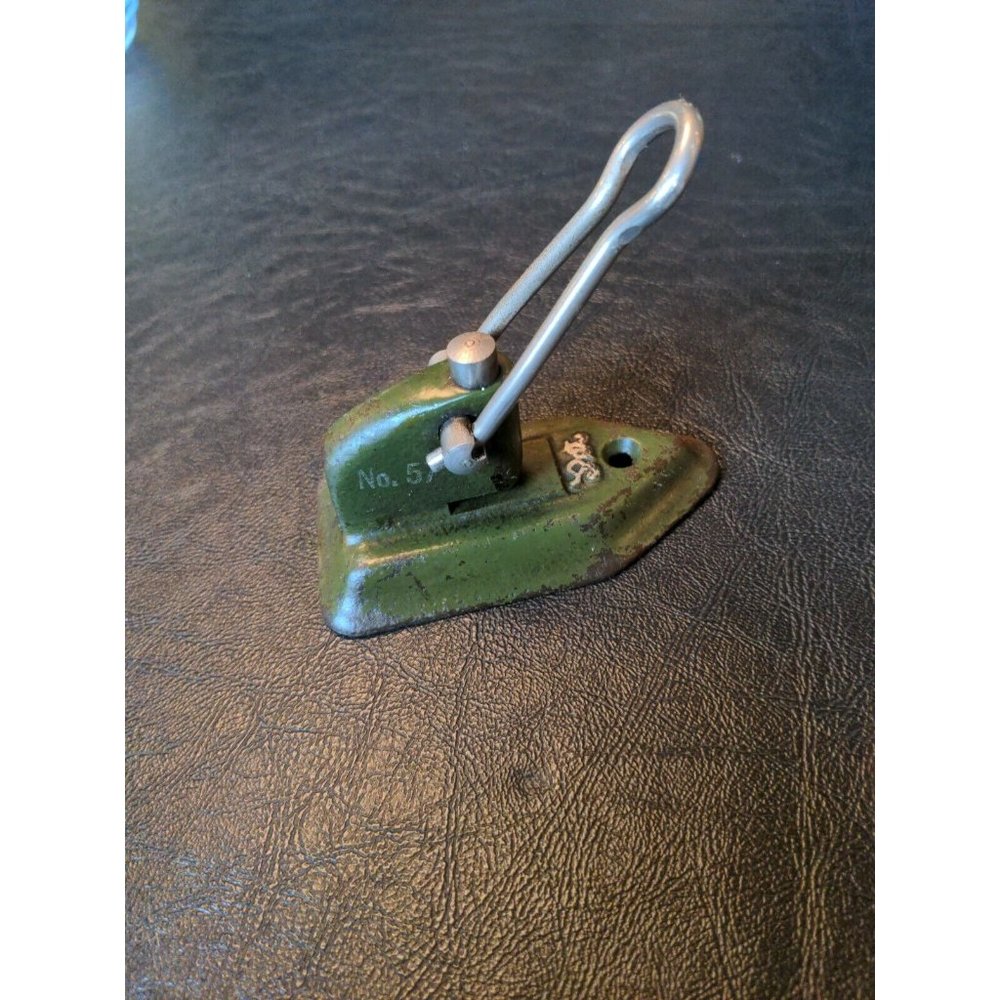 Vintage Wilson Jones Co Single-Hole Hole Punch Olive Green Pet No. 57